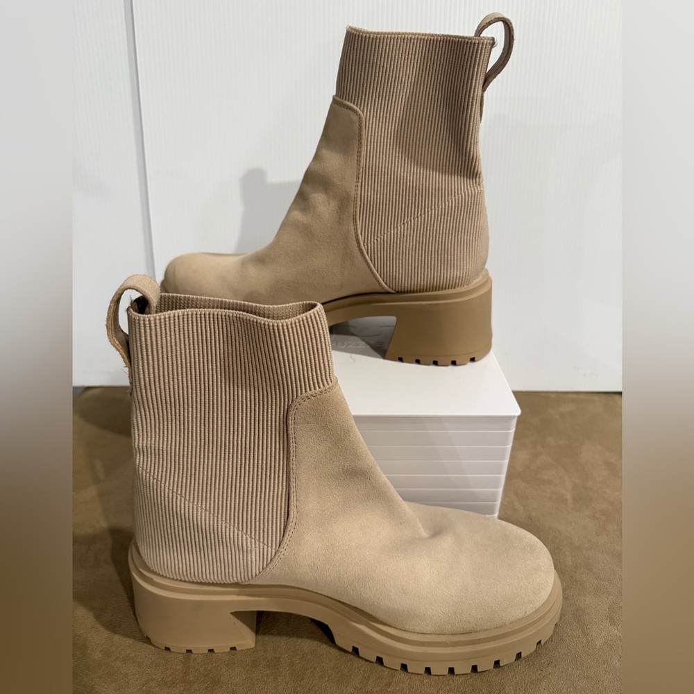 STEVE MADDEN suede boots